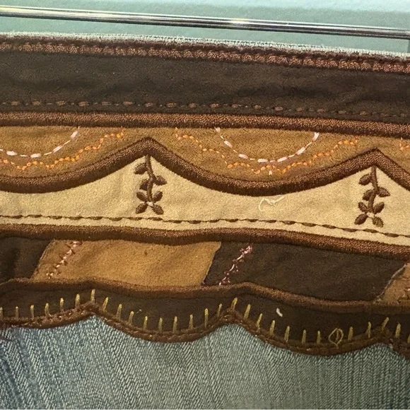 Vintage Y2K embroidered Dollhouse jeans - Picture 4 of 5